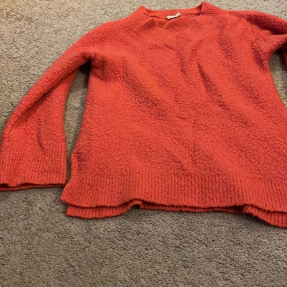 Anthropologie fuzzy sweater small - Picture 2 of 8